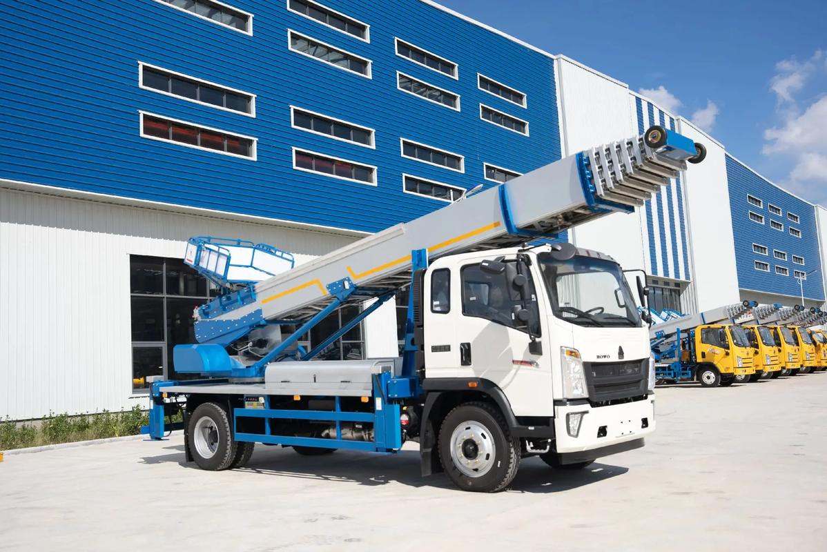 襄城出租云梯车高空作业车 建筑垃圾搬运