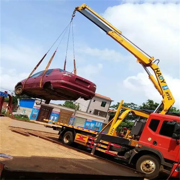 襄城吊车吊汽车的正确方法